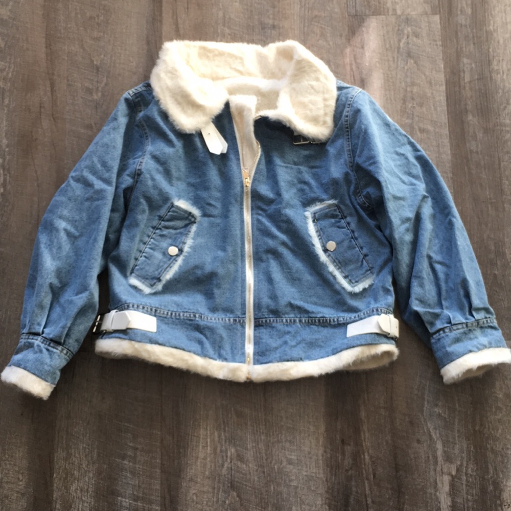 161. NWT Faux Fur Lined Oversize Denim Jean Jacket